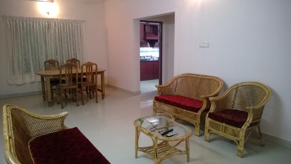 Indeevaram Apartments Kovalam Room photo